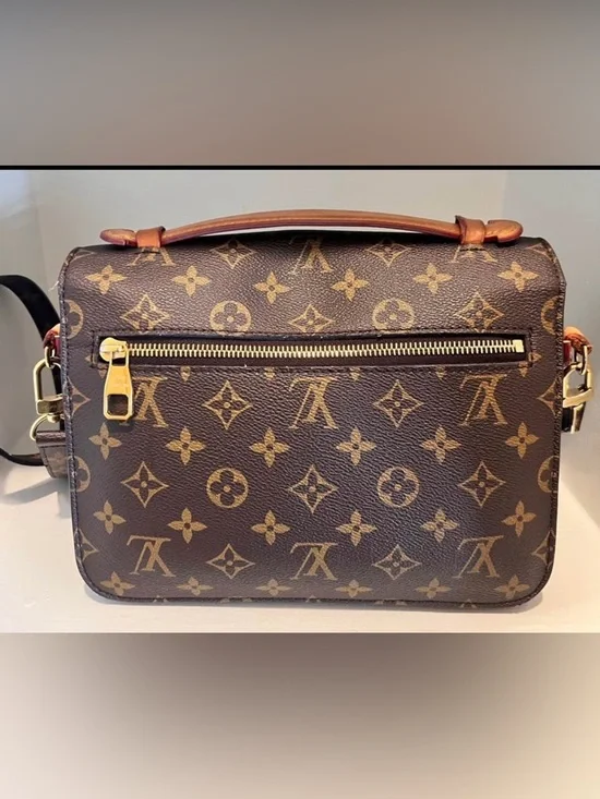 LOUIS VUITTON Pochette Métis monogram satchel-style crossbody bag - Picture 2 of 10
